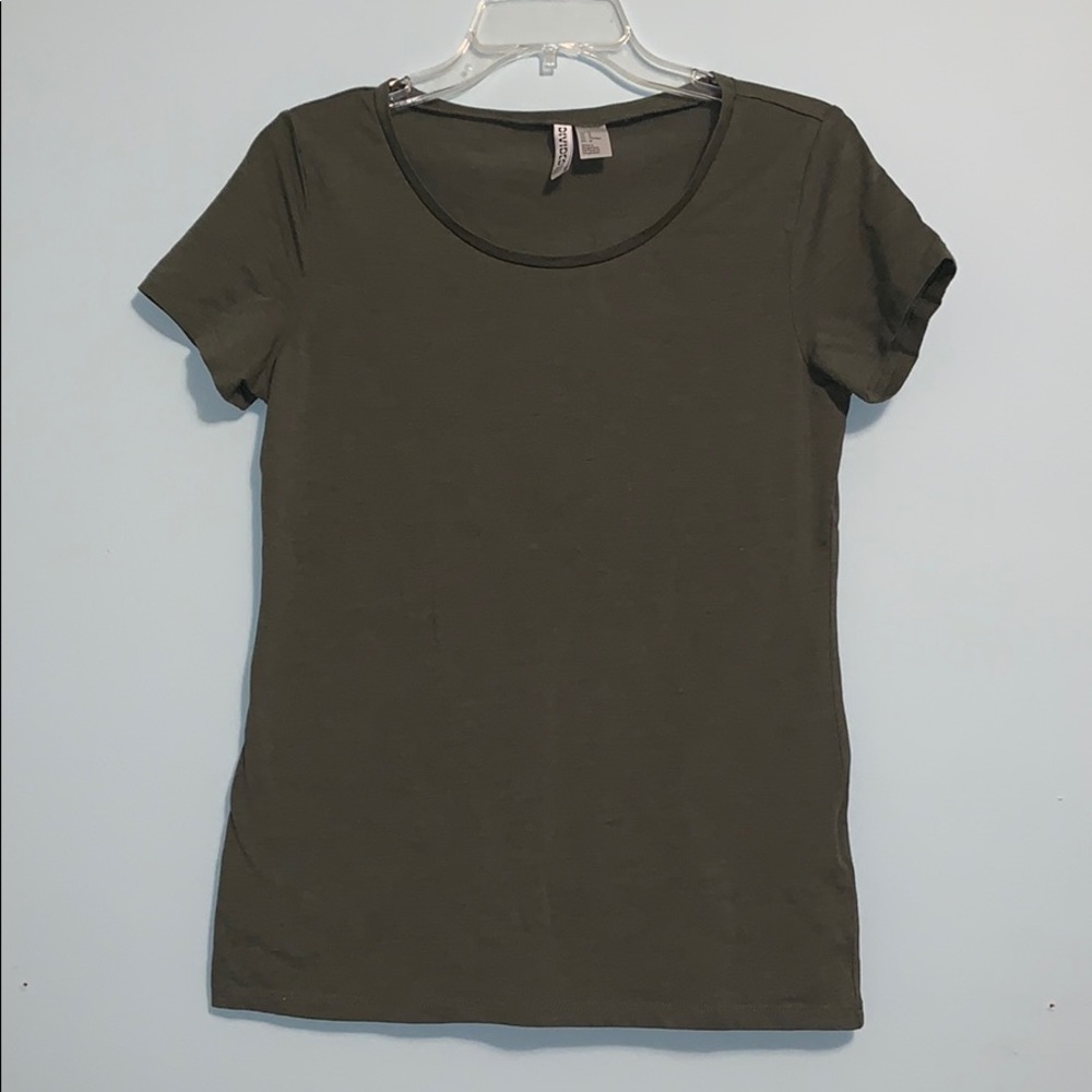 Divided H&M t shirt